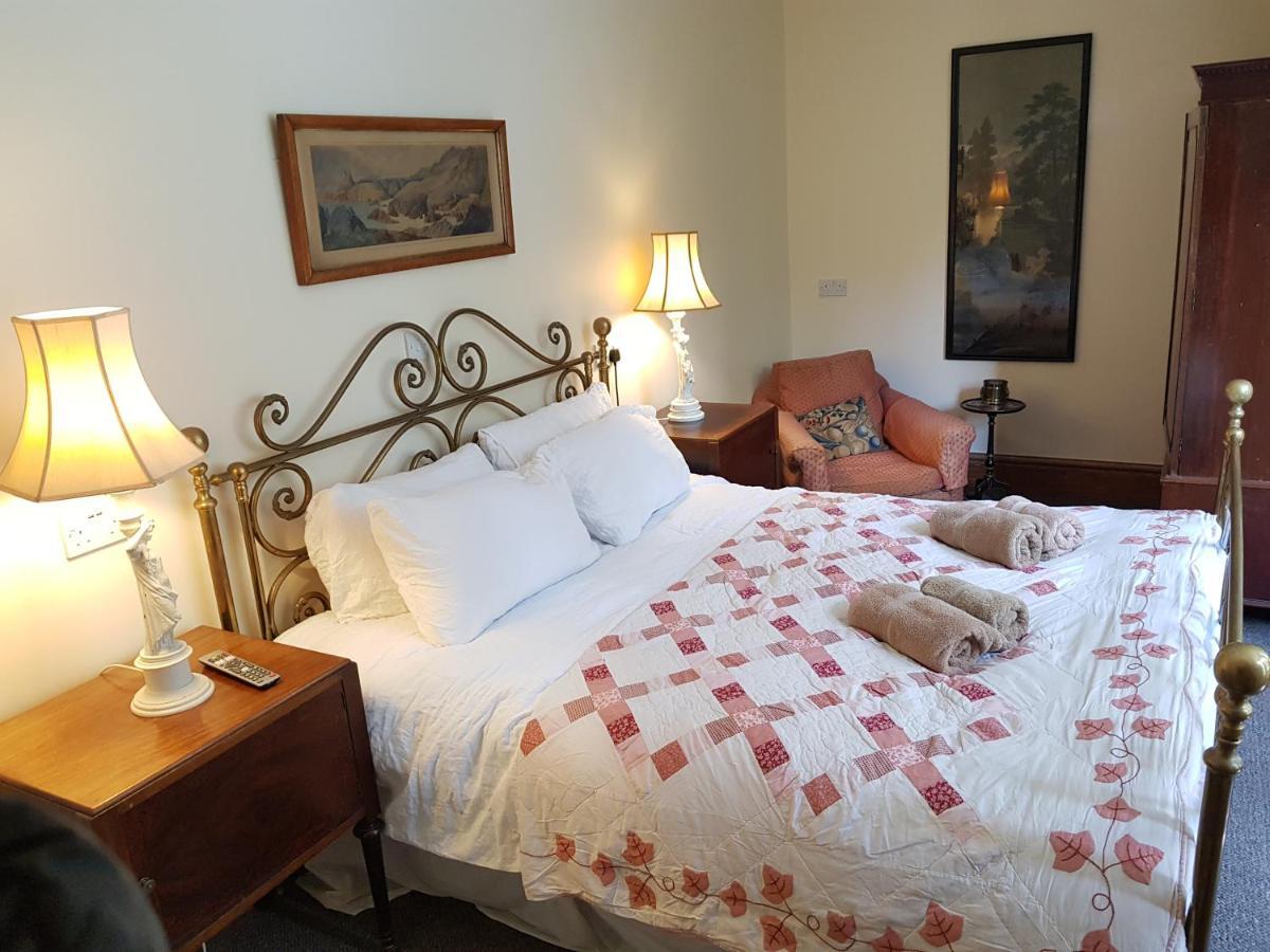 Cambus O' May Traditional Highland Hotel Баллатер Номер фото