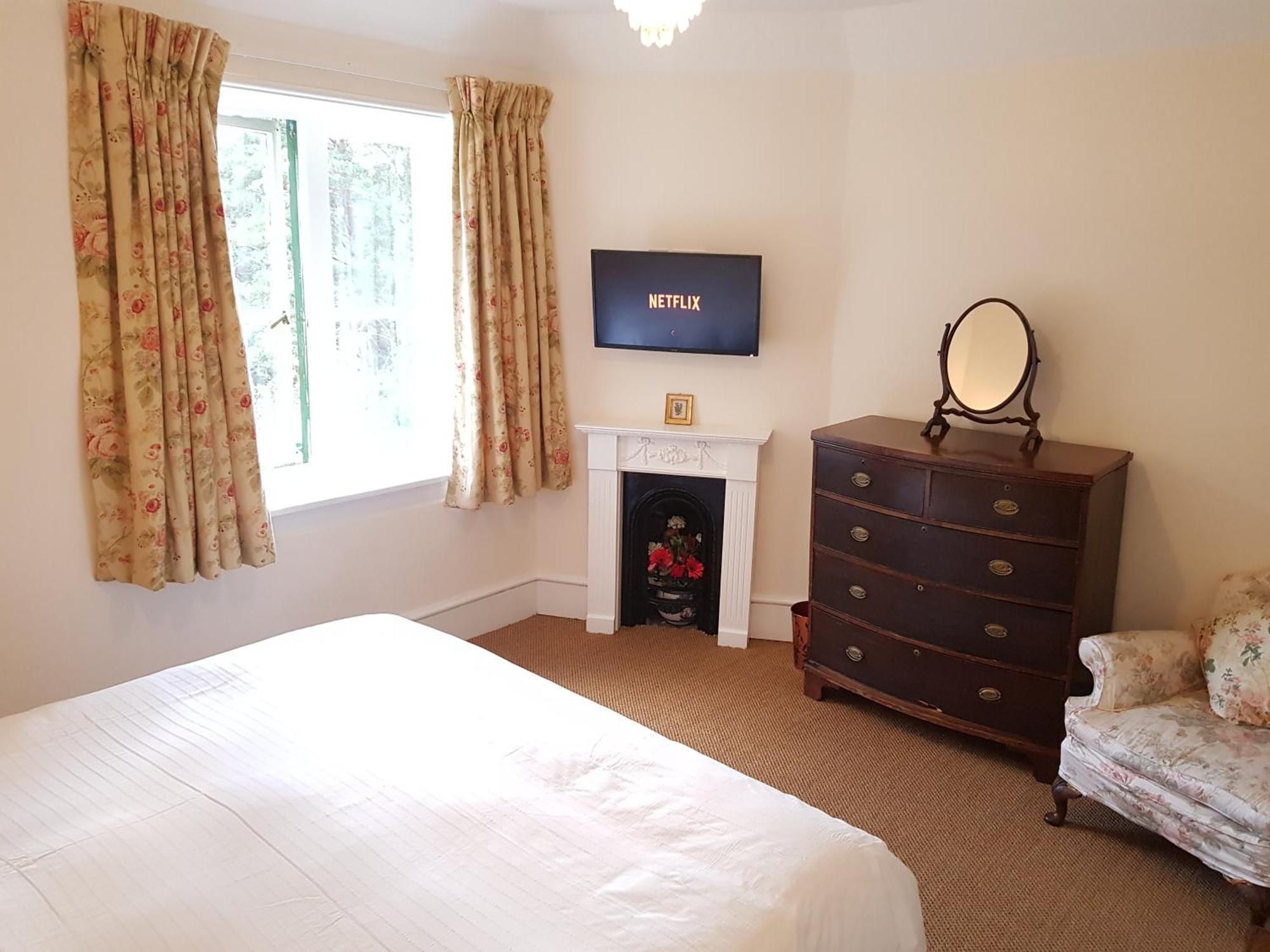 Cambus O' May Traditional Highland Hotel Баллатер Номер фото
