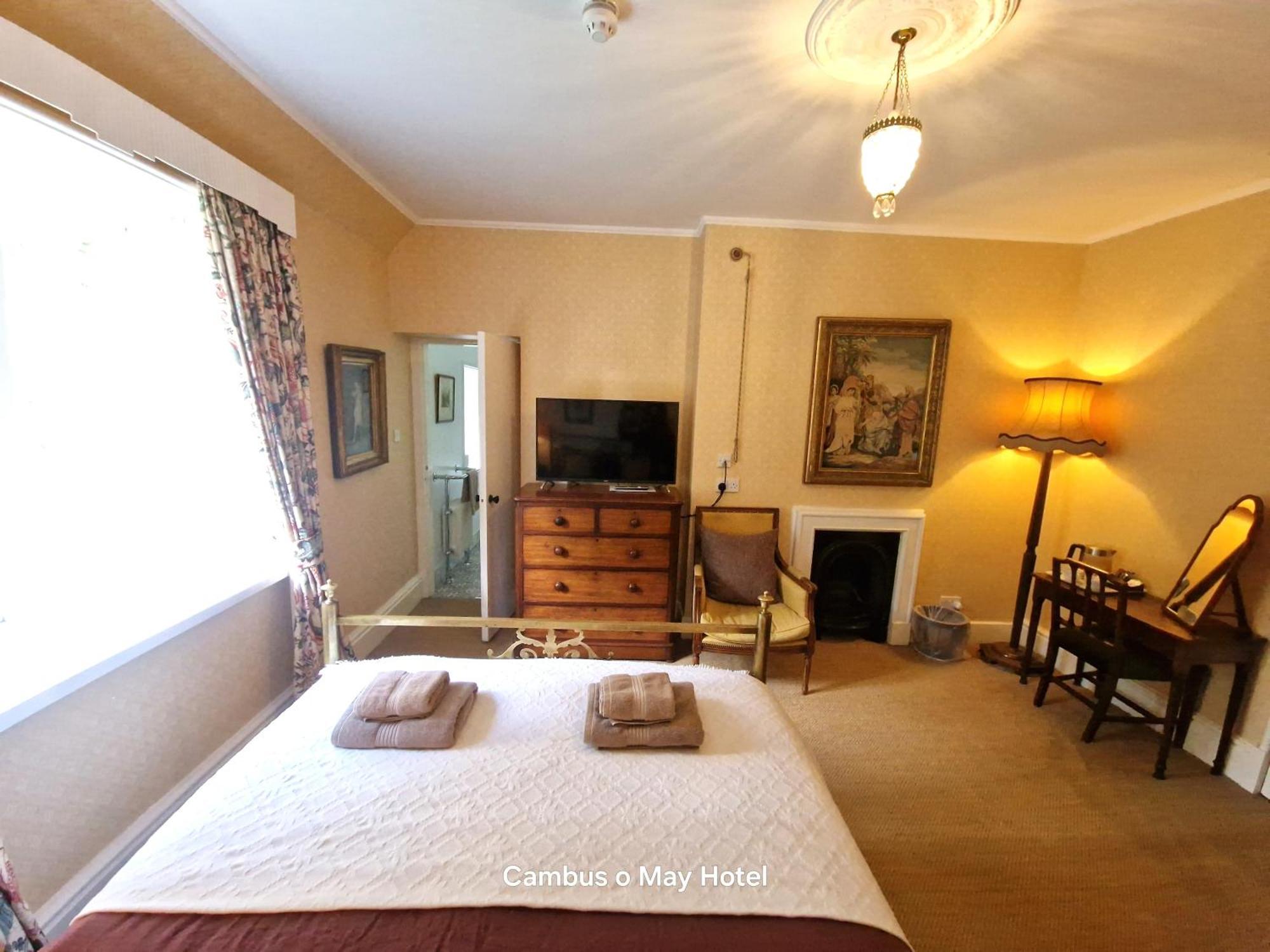 Cambus O' May Traditional Highland Hotel Баллатер Экстерьер фото