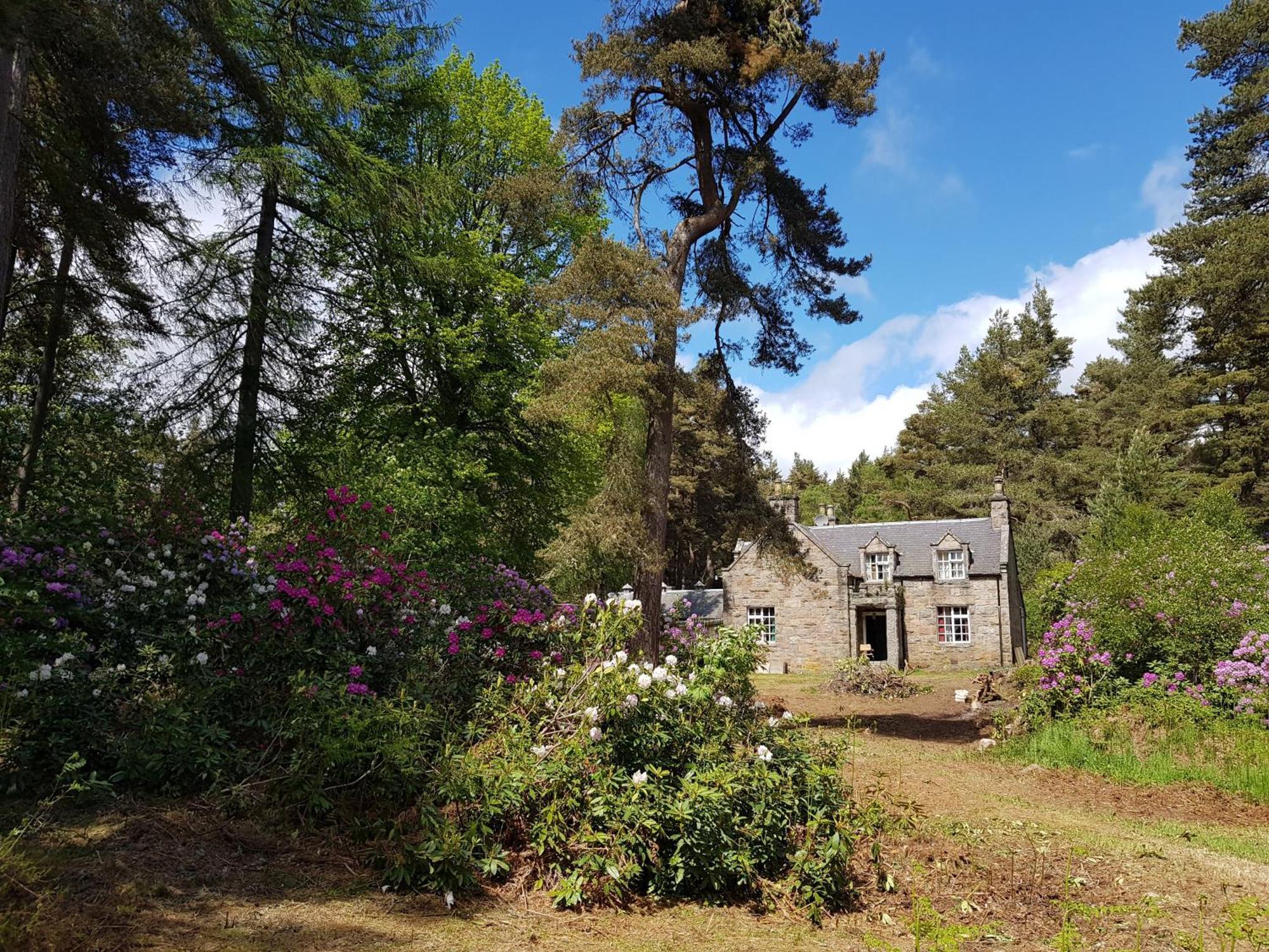 Cambus O' May Traditional Highland Hotel Баллатер Экстерьер фото